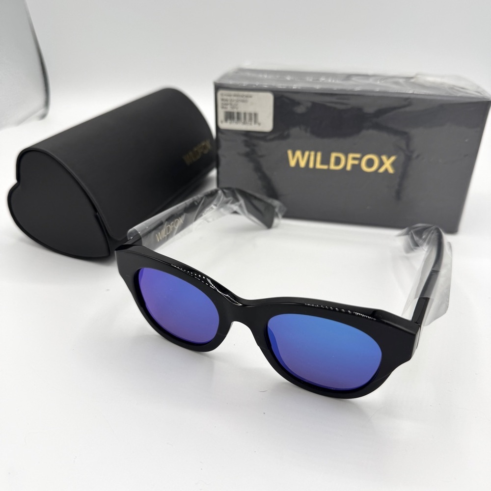 NWT Wildfox Monroe Deluxe Sunglasses Black Frames , NEW with case and cloth - Picture 8 of 16